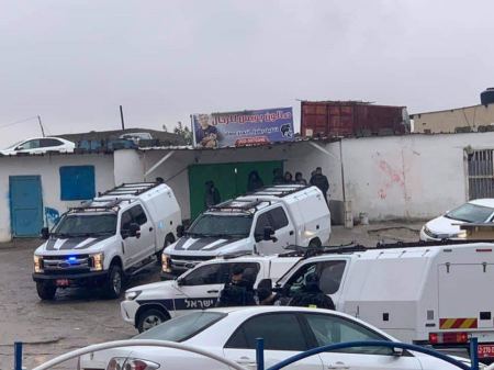 هدم مبنى في اللقية بالنقب